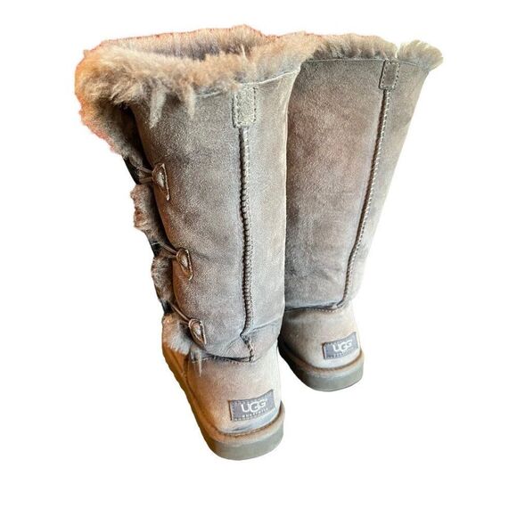 UGG Gray Boots Triple Button‎ Boots Women's Size 6 - Picture 3 of 6